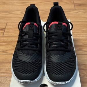 Brand new Under Armour Size 3Y Curry 7